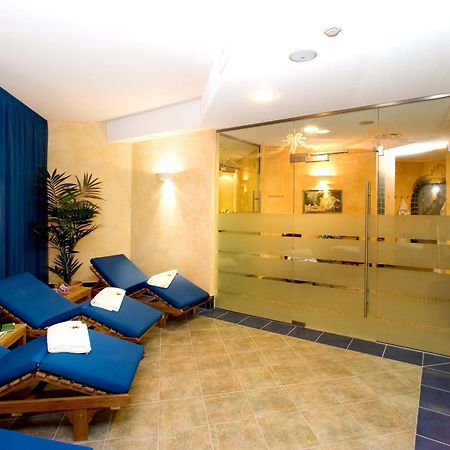 Hotel & Wellness Fra I Pini リニャーノ・サッビアドーロ エクステリア 写真