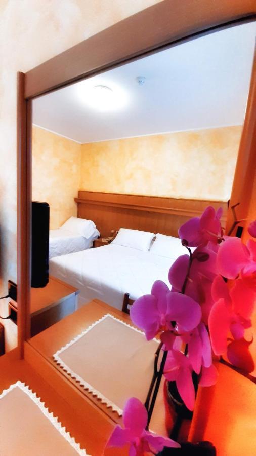 Hotel & Wellness Fra I Pini リニャーノ・サッビアドーロ エクステリア 写真