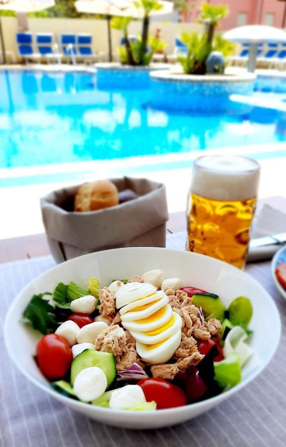 Hotel & Wellness Fra I Pini リニャーノ・サッビアドーロ エクステリア 写真