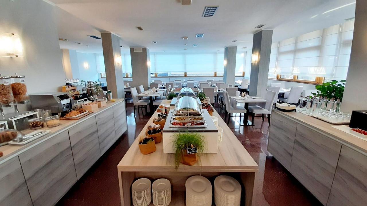 Hotel & Wellness Fra I Pini リニャーノ・サッビアドーロ エクステリア 写真