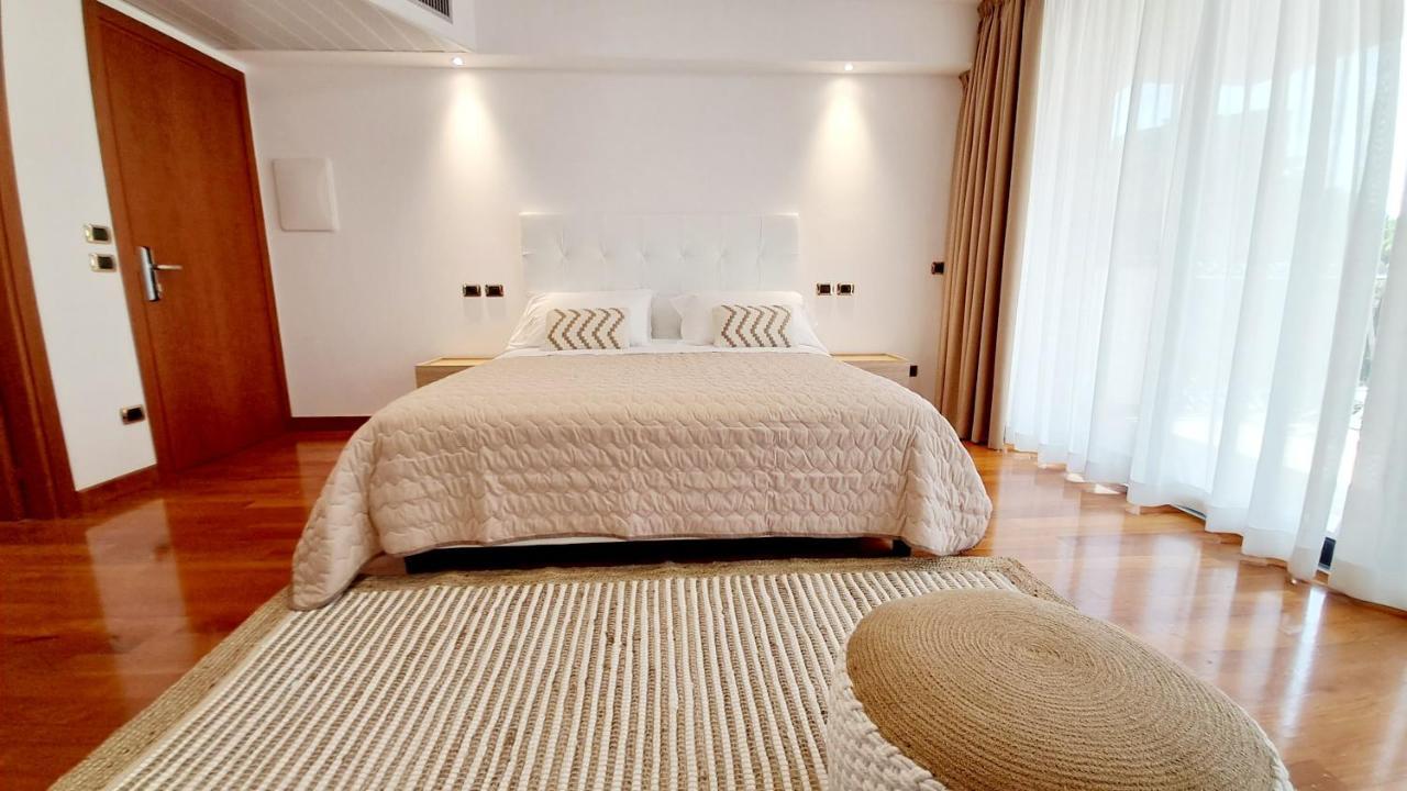 Hotel & Wellness Fra I Pini リニャーノ・サッビアドーロ エクステリア 写真
