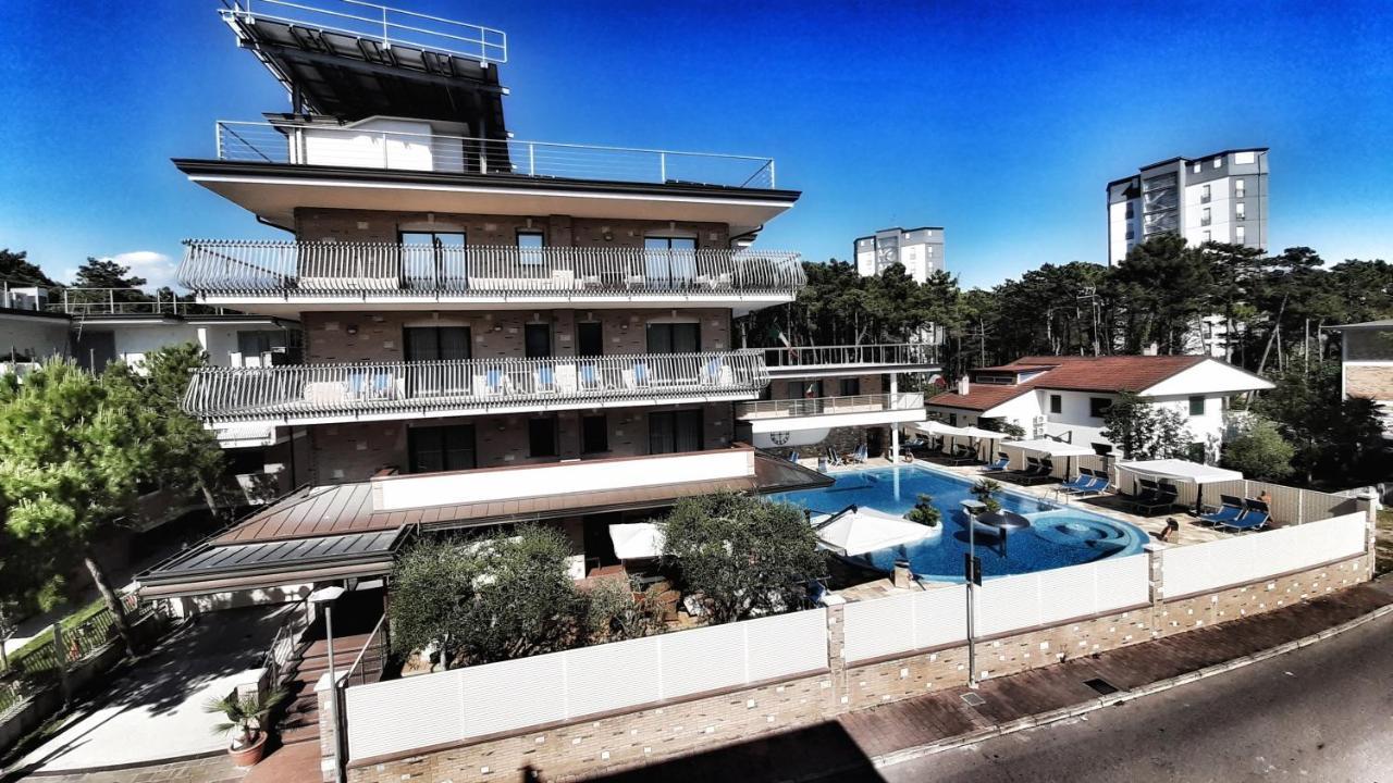 Hotel & Wellness Fra I Pini リニャーノ・サッビアドーロ エクステリア 写真